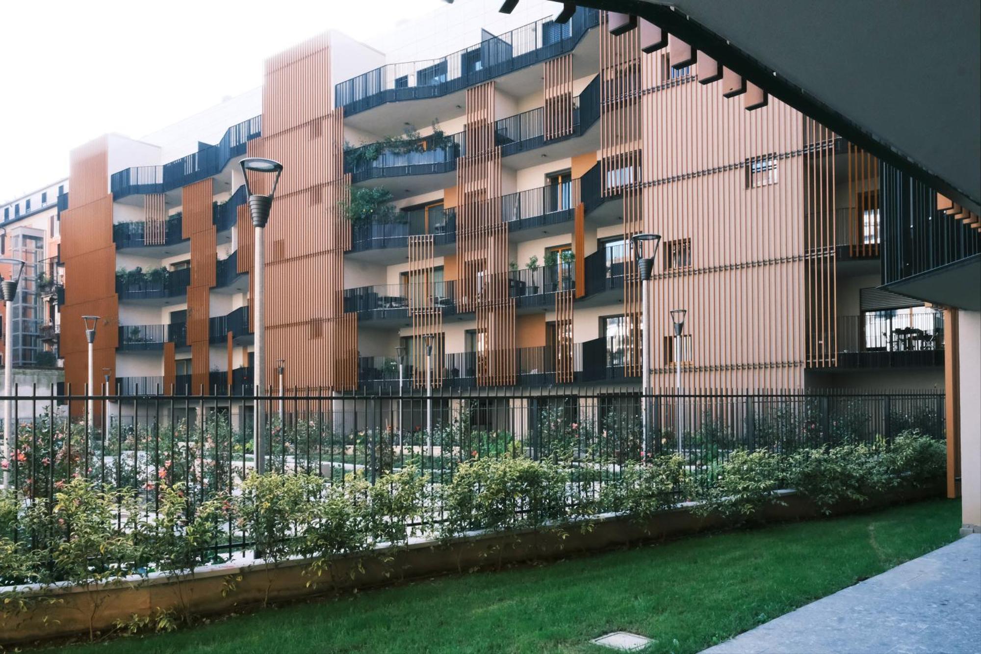 Comecasa Modern Terraced & Palestra Apartment ميلان المظهر الخارجي الصورة