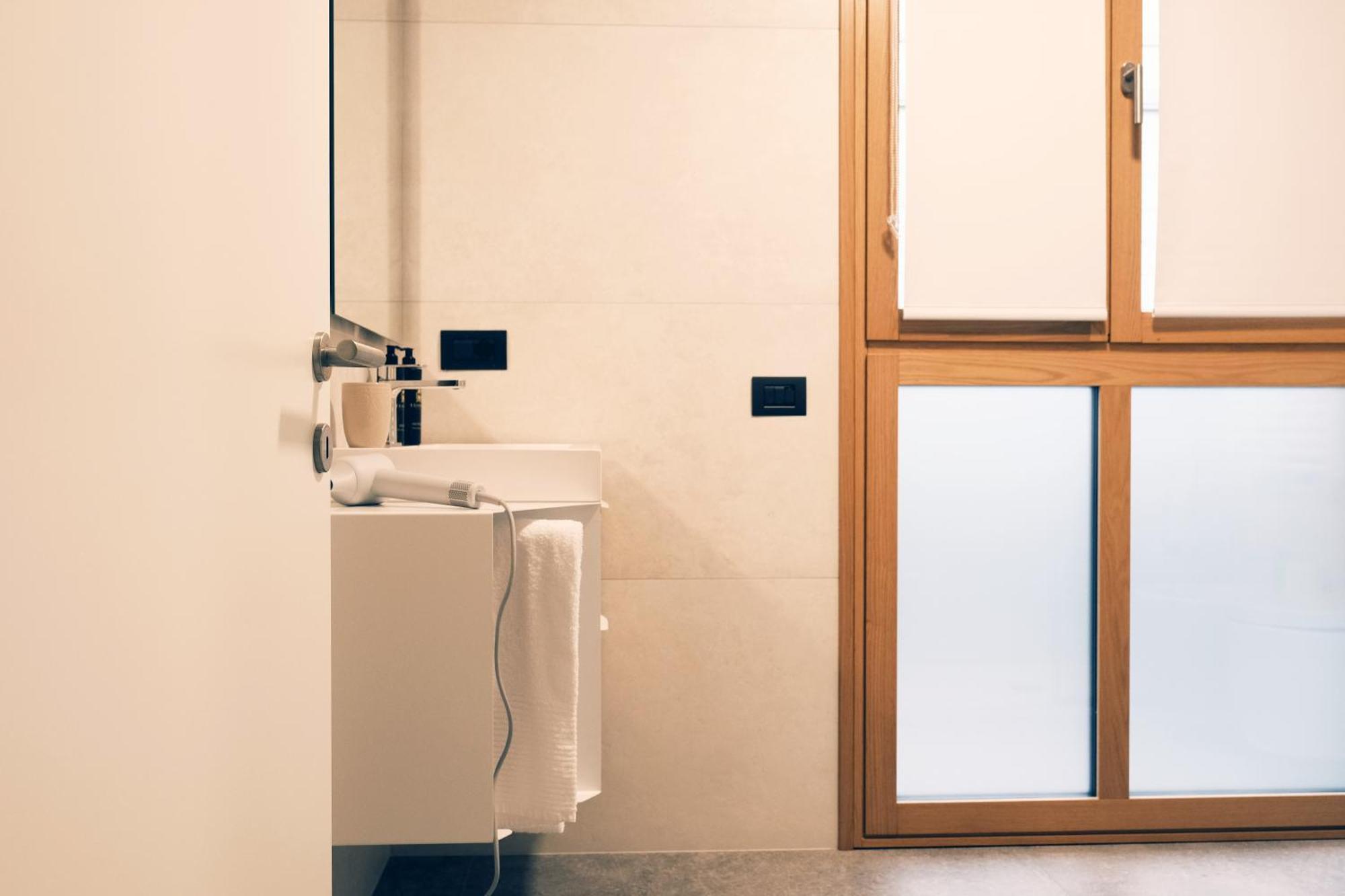 Comecasa Modern Terraced & Palestra Apartment ميلان المظهر الخارجي الصورة